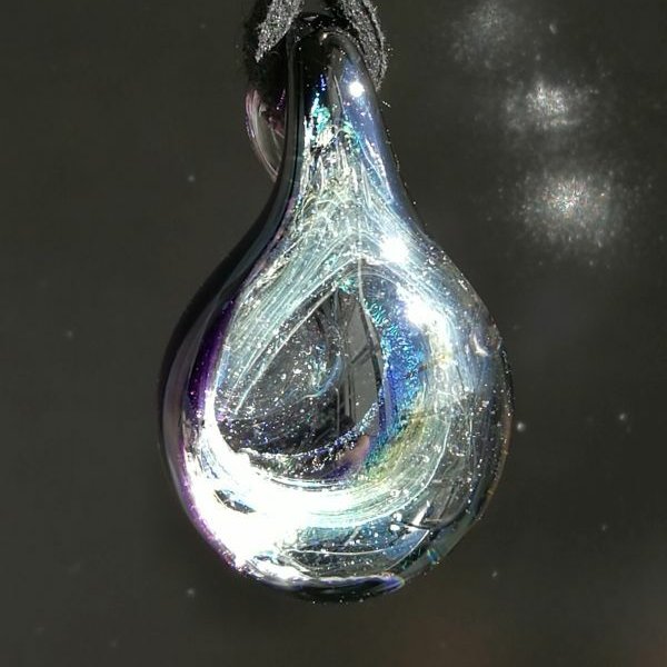 ガラスの星雲トンボ玉ネックレス（濃紫色）5