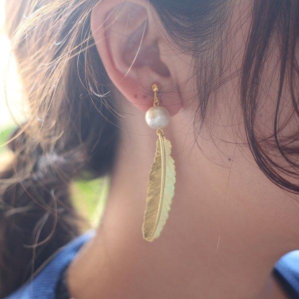 Feather Cotton Pearl Earrings　フェザーコットンパール