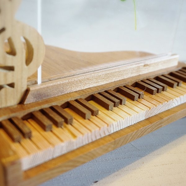 ピアノのフォトスタンド 木工雑貨 木 フォトフレーム