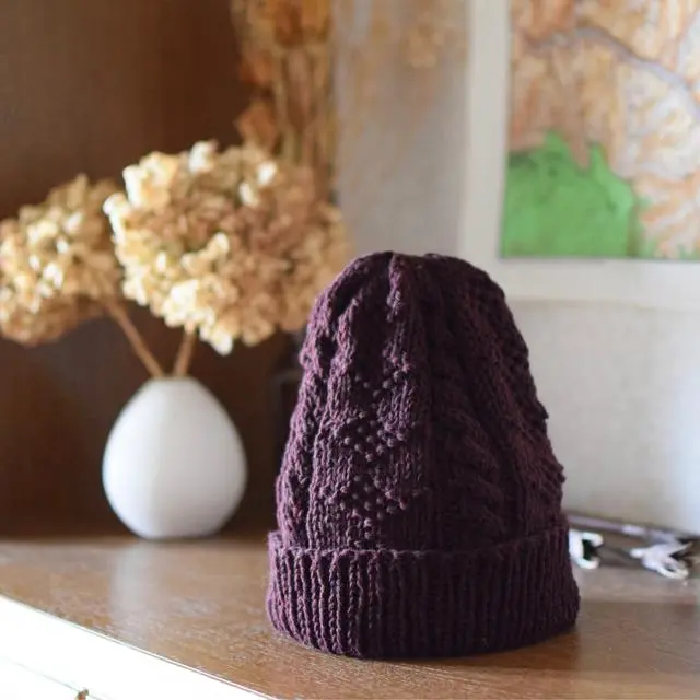 模様編みのナチュラルニット帽 レディース ボルドー