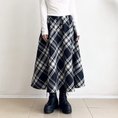 暖かな起毛素材のフレアースカート（ブラックXオフホワイト　タータンチェック）