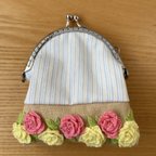 作品薔薇刺繍の小さながま口ポーチ