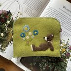 作品🧸felt  de patchworkテディベアとお花のポーチ🩵