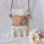 作品インド刺繍のスマホショルダー　（片面刺繍）