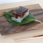 作品木の和菓子皿「kakuchoco」 ウォールナット無垢材　平皿