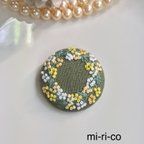 作品ミモザの花刺繍 ブローチ／ヘアゴム