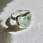 作品虹入りaquamarine ring (アクアマリン)