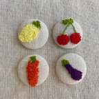 作品くるみボタン刺繍ヘアゴム《さくらんぼ》