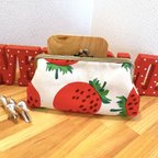 作品🍓イチゴ柄🍓　がま口ポーチ👛