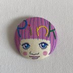 作品お名前刺繍入り顔ブローチ ピンク  小