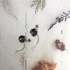 作品黒バラの花びらピアス