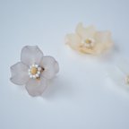 作品14kgf/すりガラス/白/グレー/ベージュピンク/上品/お花ピアス＆イヤリング