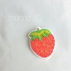 作品strawberry brooch🍓苺ビーズ刺繍ブローチ