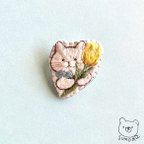 作品チューリップと猫＊刺繍ブローチ