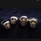 作品（左）Flower Skull Ring （S）