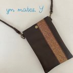 作品ショルダーバッグ　スマホショルダー　合皮　ブラウン　茶×ゴールド刺繍