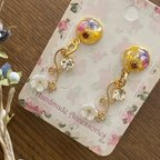 作品レジン　アクセサリー　揺れるお花のピアス　キラキラ