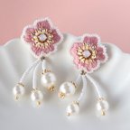 作品刺繍フラワー jewelry flower design チャームオン さくら  (刺繍ピアス/刺繍イヤリング/花/花モチーフ/ビーズ刺繍/桜色)