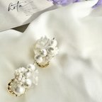 作品（ピアス）すずらんとコットンパールのホワイトピアス　　/ホワイト　花びら　パール　ブーケピアス　すずらん 