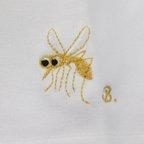 作品蚊の刺繍入りオリジナルＴシャツ　6.2オンス　お好きなアルファベットをおひとつ