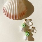 作品Perl green power flower earring