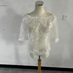 作品可憐な花刺繍のトップス ボレロ 上品透け袖 くるみボタン 花嫁/ウェディングドレス
