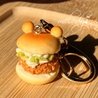 作品フィッシュカツバーガーのチャーム