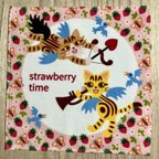 作品猫のミニタオルハンカチ　「strawberry time」