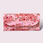 作品金の小桜が可愛い！ピンクの和柄長財布 