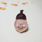 作品コロコロ♪どんぐりちゃん✽木の実ブローチ〈フェルト・刺繍・七色〉