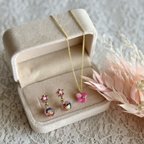 作品人気‼️母の日ギフト💐小さなお花セット 16KGP ネックレス レジン フラワー ピアス