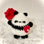 作品［Sold Out］季節ものシリーズ　コロンパンダちゃん　編みぐるみ　母の日　カーネーション🌷