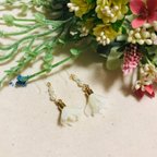 作品【樹脂ピアス】ふわふわシフォンお花ピアス