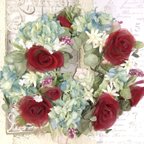 作品【送料無料】あじさいと赤いバラのリース　アートフラワー　布花　染花　造花　母の日