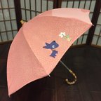 作品着物地に犬と花の日傘