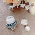 作品刺繍とビーズのお花ピアス/イヤリング＊チューリップコットンパール白