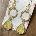 作品レジン　アクセサリー　揺れるお花のピアス