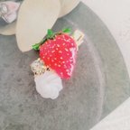 作品苺のヘアピン　(ショートケーキ)