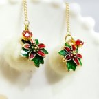 作品 🎄🎄クリスマス🎄🎄ファーのボールとポインセチアのイヤリング・ピアス