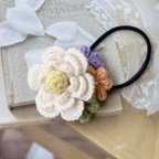 作品送料無料♡毛糸で編んだ　お花いっぱいヘアゴム