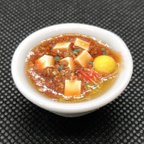 作品《RN再販》「月見麻婆ラーメン」のミニチュア（マグネット仕様可）