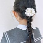 作品ホワイトフラワー×チュールのヘアクリップ