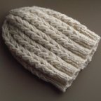 作品大きな編み目の帽子/ホワイトmix
