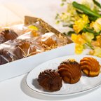 作品⭐︎焼き菓子⭐︎マドレーヌトリオ - 濃厚アーモンド、リッチなチョコレート、爽やかな柚子　3種6個入りのマドレーヌセット　ギフトや贈り物用にラッピングの対応をしております