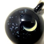 作品Crescent Pendant