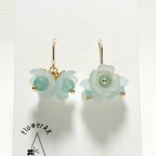 作品Bouquet of cat's-eye pierce earrings ice green