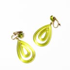 作品Vintage 1960′s　yellow green　plastic earrings