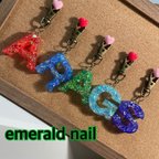 作品emerald イニシャルキーホルダー　乱切りホログラム　オーダー専用