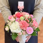 作品【母の日】生花のカーネーションのアレンジメント ピンク(置き型フラワーギフト)