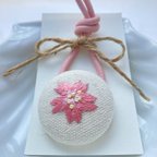 作品手刺繍　桜の花びらくるみボタン/ヘアゴム